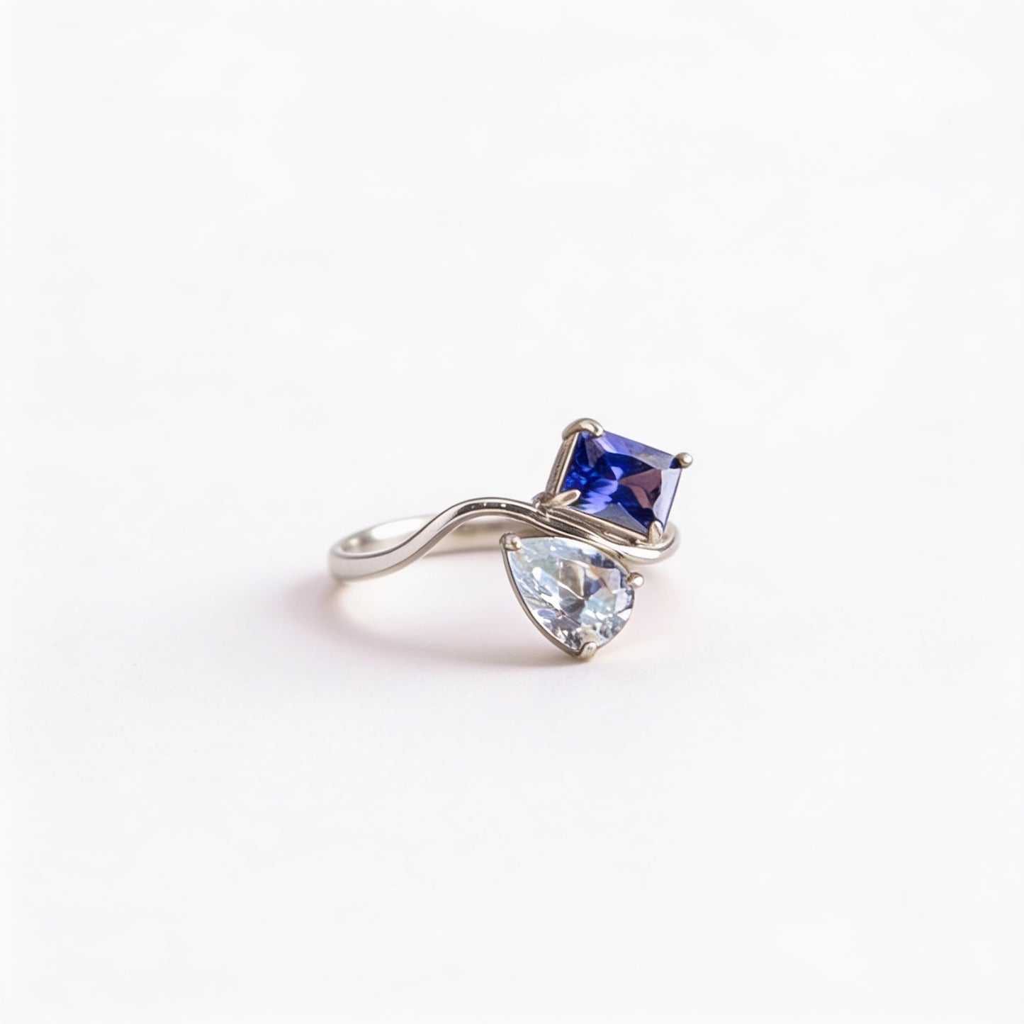 Anillo Birthstone — Piedra de Nacimiento